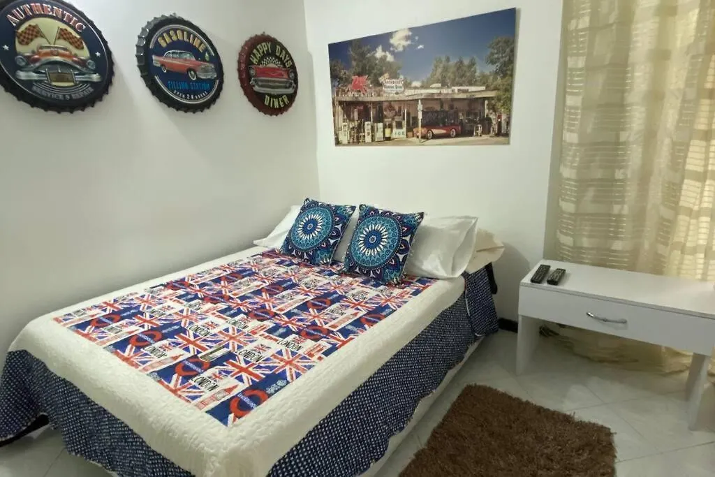 Apartamento De 4 Habitaciones Exito De Laureles Medellin Apartment